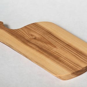 Pieni tarjoilulauta pihlajaa